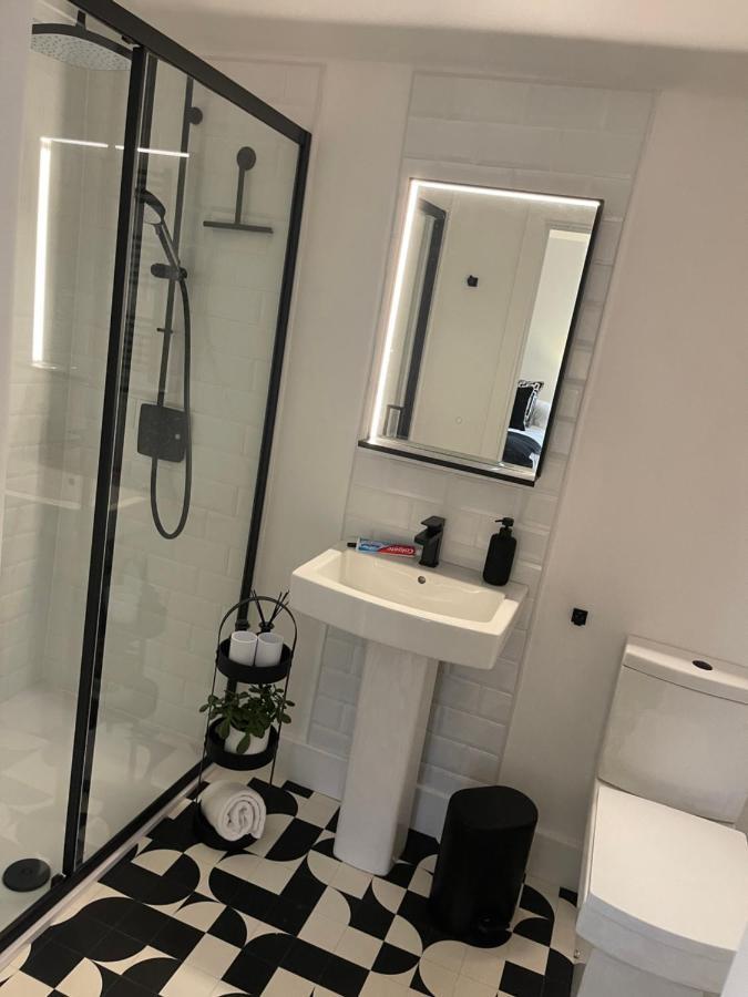 Crown Street Room Only Accommodation 시하우시즈 외부 사진